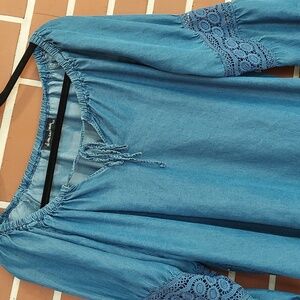 Alison Andrews Plus Blue Denim Drawing neckline sz 2x